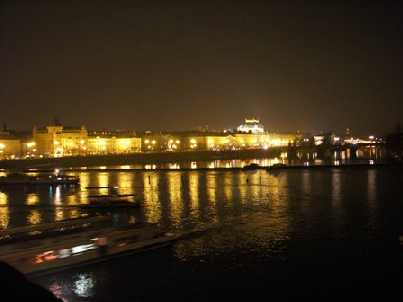 Altra veduta notturna di Praga.